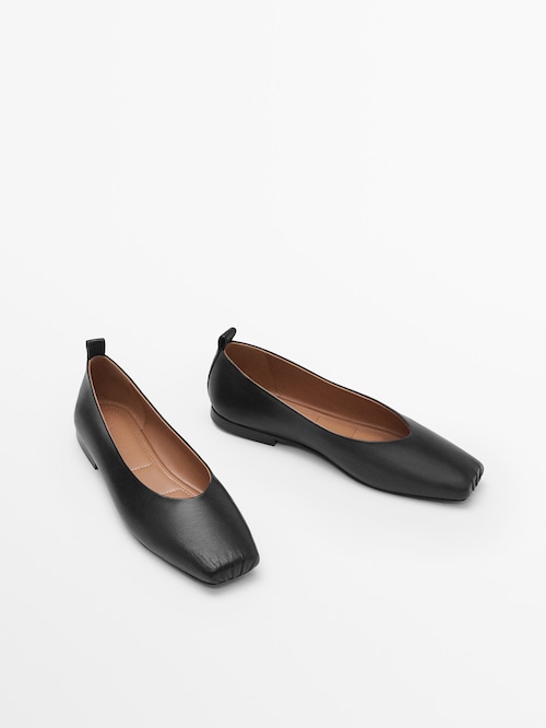 LEATHER BALLET FLATS WITH GATHERED TOE